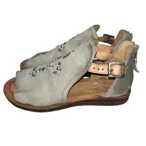 Miz Mooz Sage Green Studded Leather FiFi Peep Toe Sandals Shoes size 38 Wide